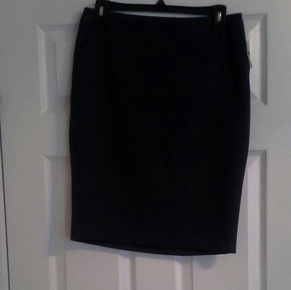 Size 6 Olive green skirt by the limited - Picture 1 of 3